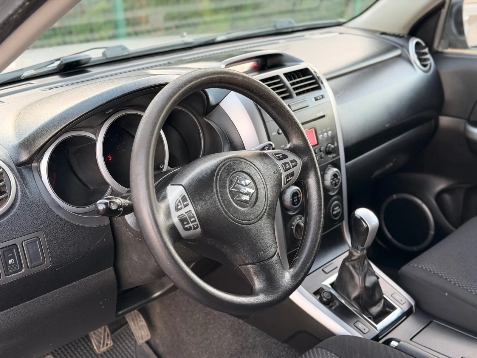 Suzuki Grand vitara 1.9D Key-Less - изображение 8