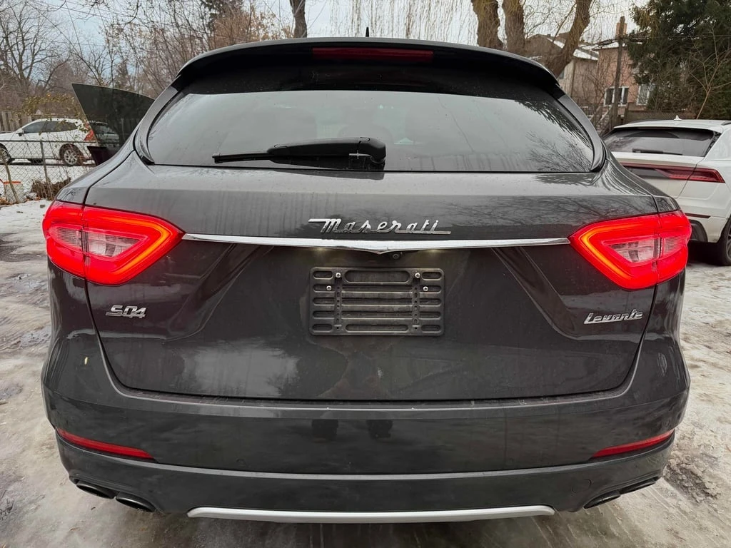 Maserati Levante * S GranLusso * CARFAX * ЦЕНА ДО БГ - изображение 4