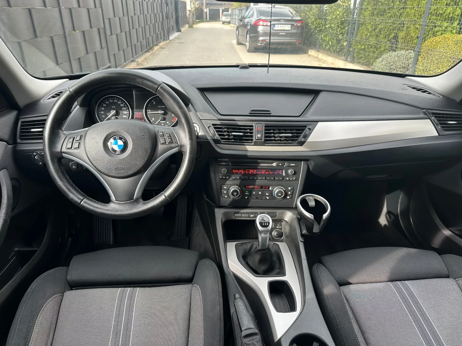 BMW X1 2.0-ДИЗЕЛ, снимка 8 - Автомобили и джипове - 54130083