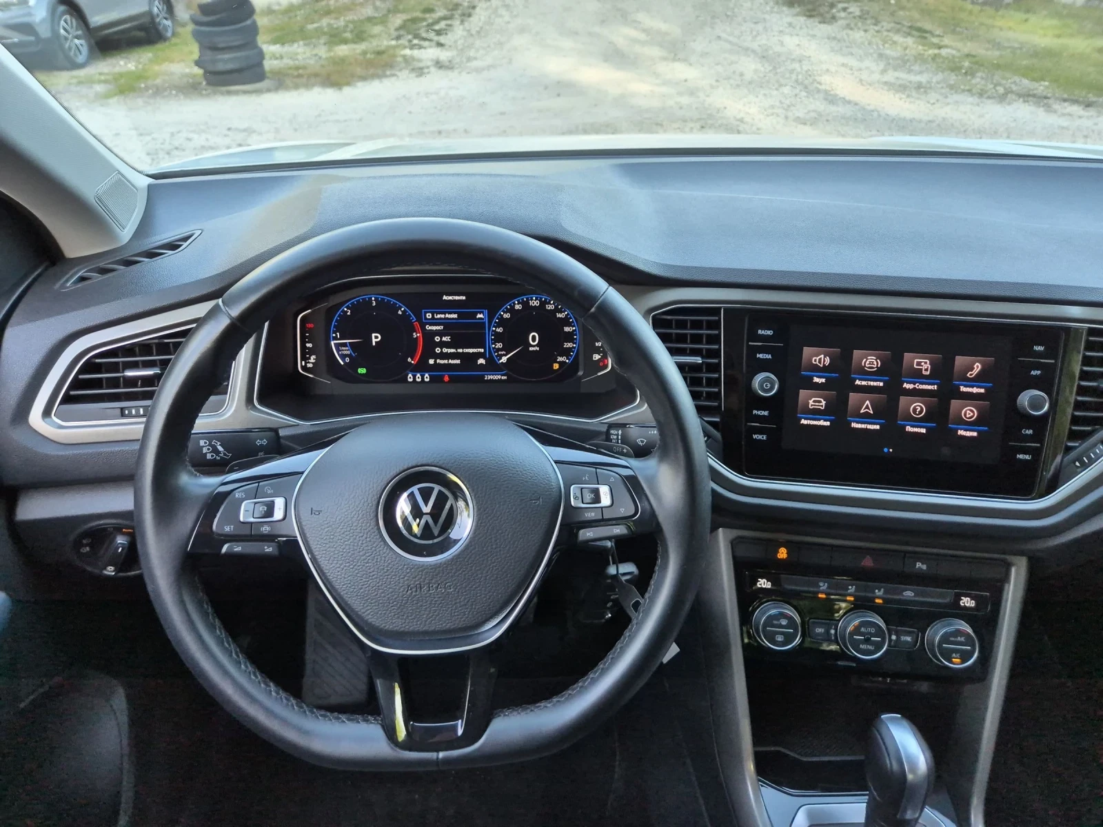 VW T-Roc 2.0TDI Style DSG7 Digital Distr Assist, снимка 15 - Автомобили и джипове - 54313267