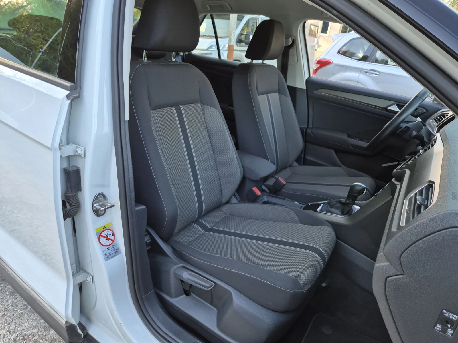 VW T-Roc 2.0TDI Style DSG7 Digital Distr Assist, снимка 11 - Автомобили и джипове - 54313267