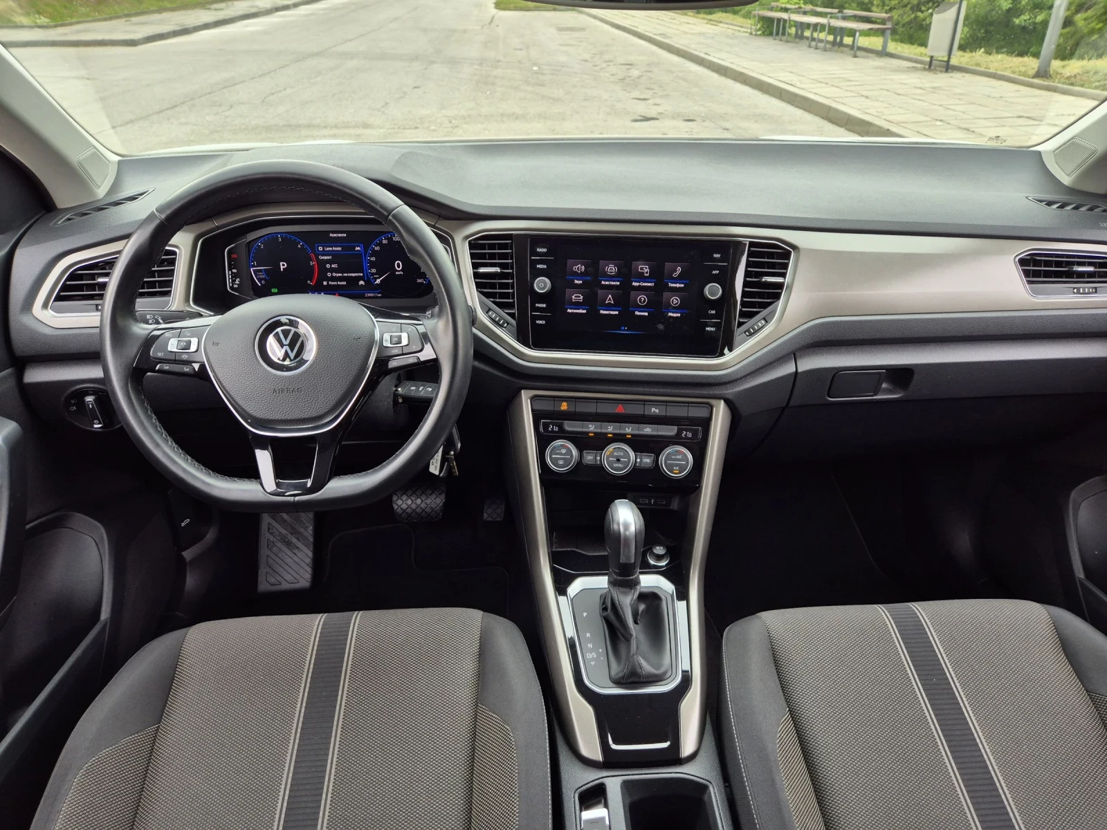 VW T-Roc 2.0TDI Style DSG7 Digital Distr Assist | Mobile.bg � ����������� 9