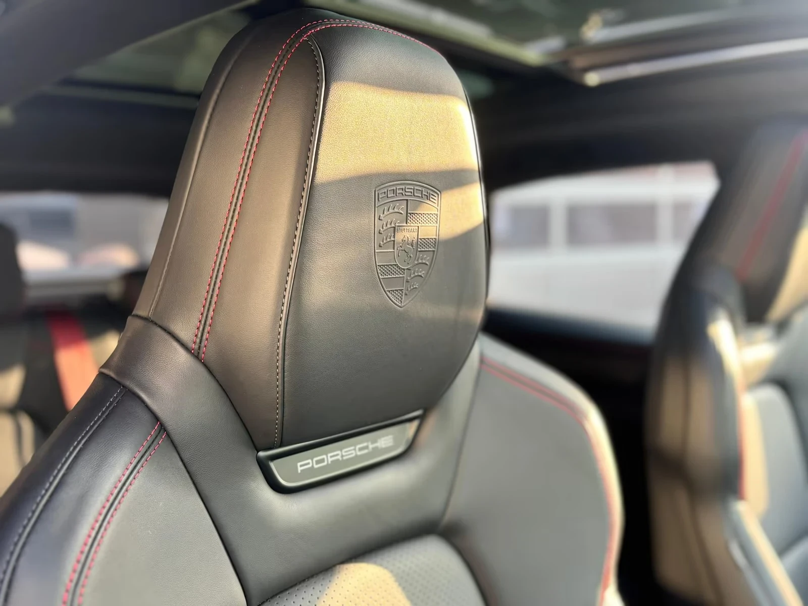 Porsche Macan Turbo DISTR AIR Matrix PPF 360 Burmester PANO W/P+, снимка 11 - Автомобили и джипове - 54382350