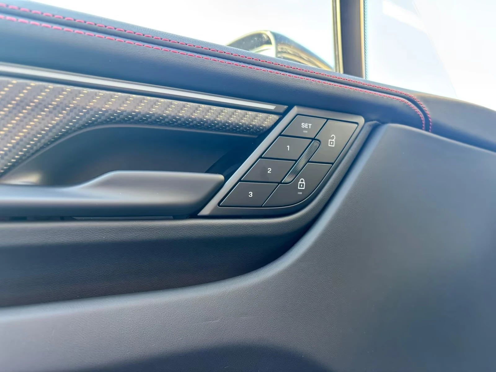 Porsche Macan Turbo DISTR AIR Matrix PPF 360 Burmester PANO W/P+, снимка 13 - Автомобили и джипове - 54382350
