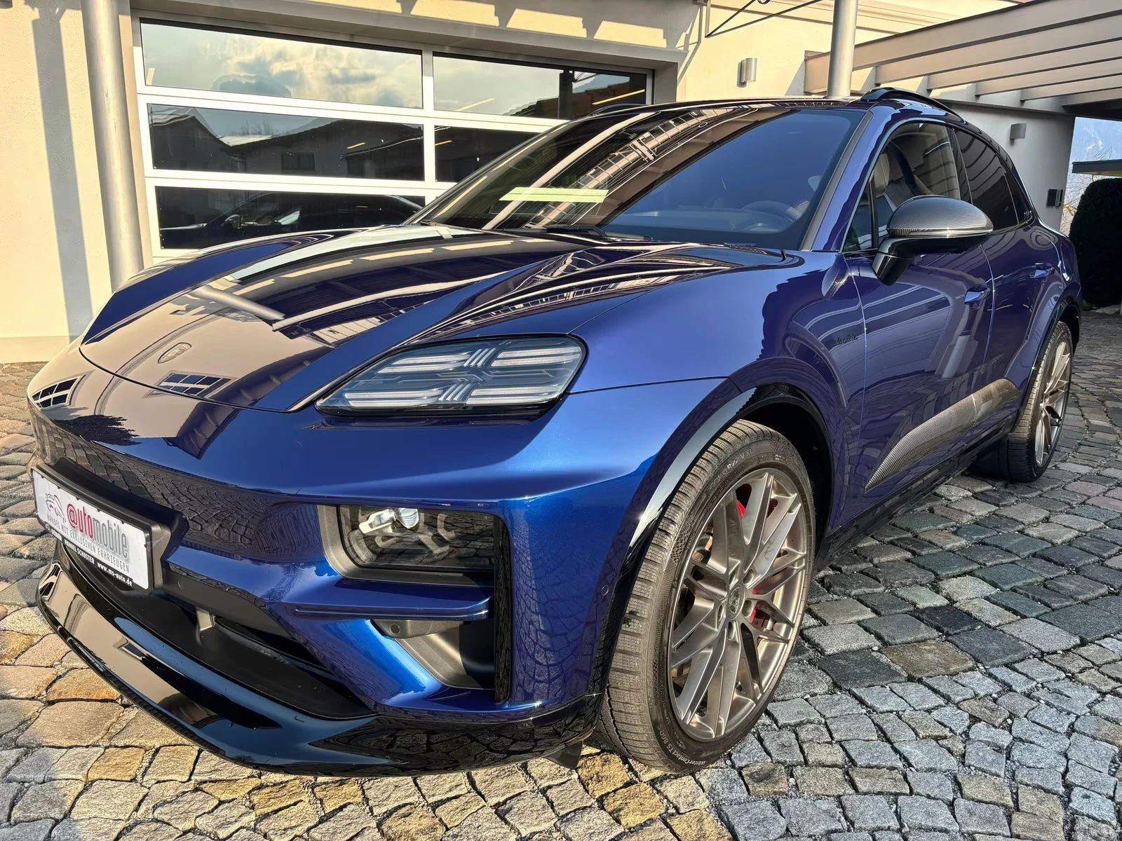Porsche Macan Turbo DISTR AIR Matrix PPF 360 Burmester PANO W/P+