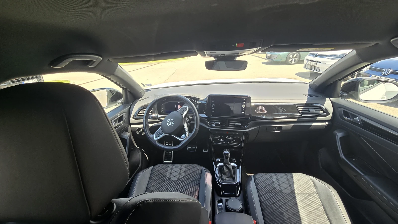 VW T-Roc R-Line, снимка 6 - Автомобили и джипове - 54790535