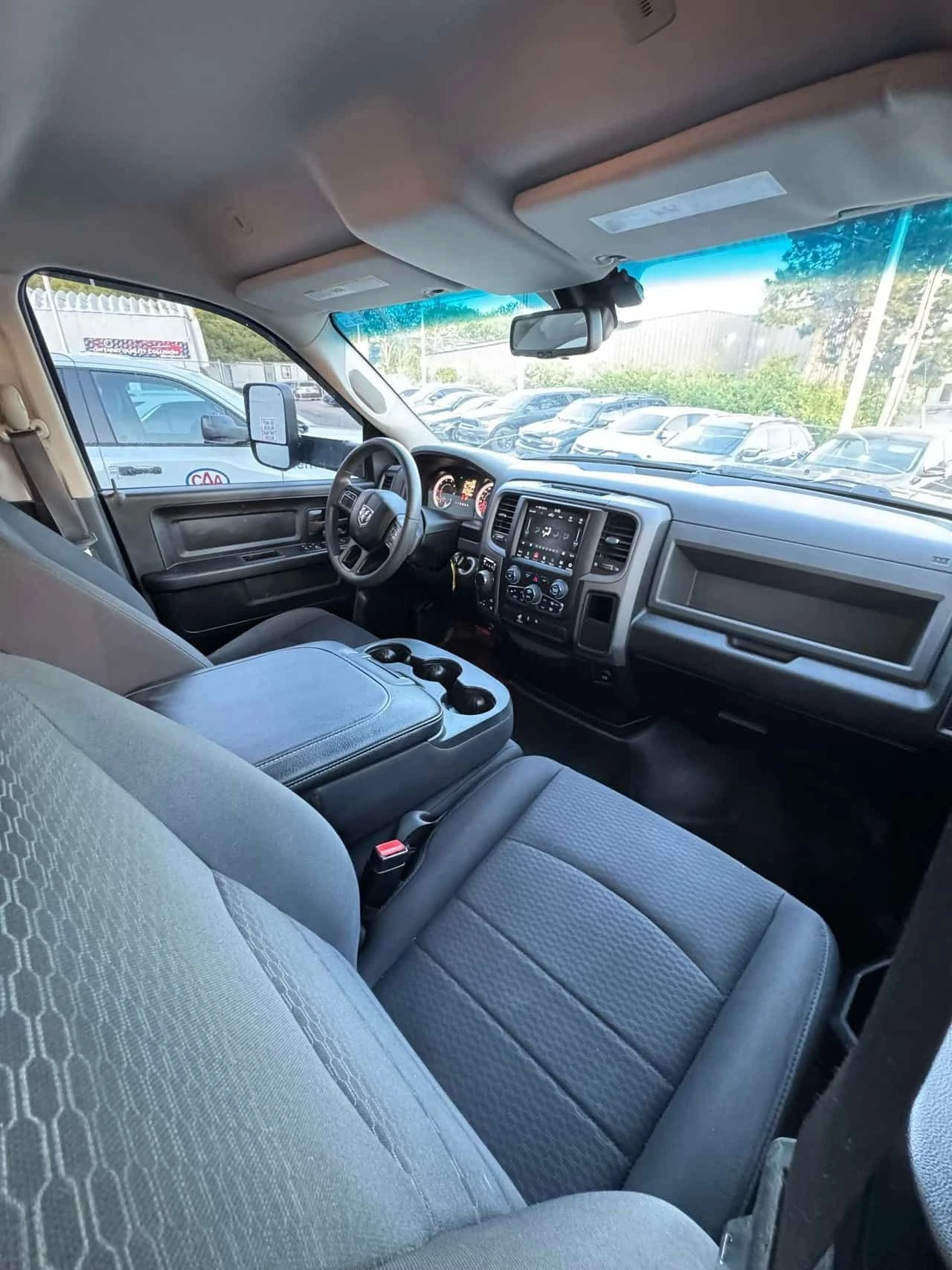 Dodge RAM 1500 * Express 4x4 Quad Cab 6'4 Box * CARFAX * ���� | Mobile.bg � ����������� 11