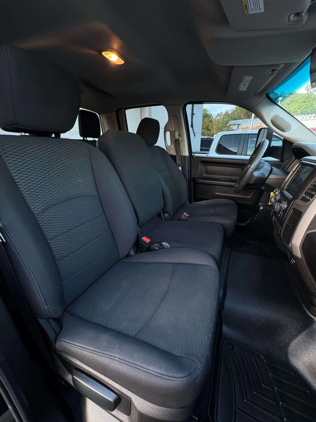 Dodge RAM 1500 * Express 4x4 Quad Cab 6'4 Box * CARFAX * ���� | Mobile.bg � ����������� 13