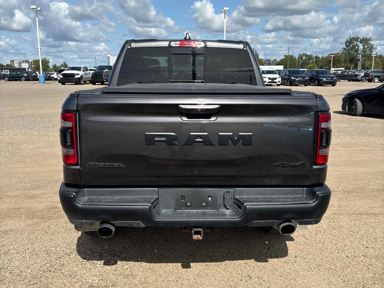 Dodge RAM 1500 * 5.7L V8 * Rebel * CARFAX *  | Mobile.bg � ����������� 4
