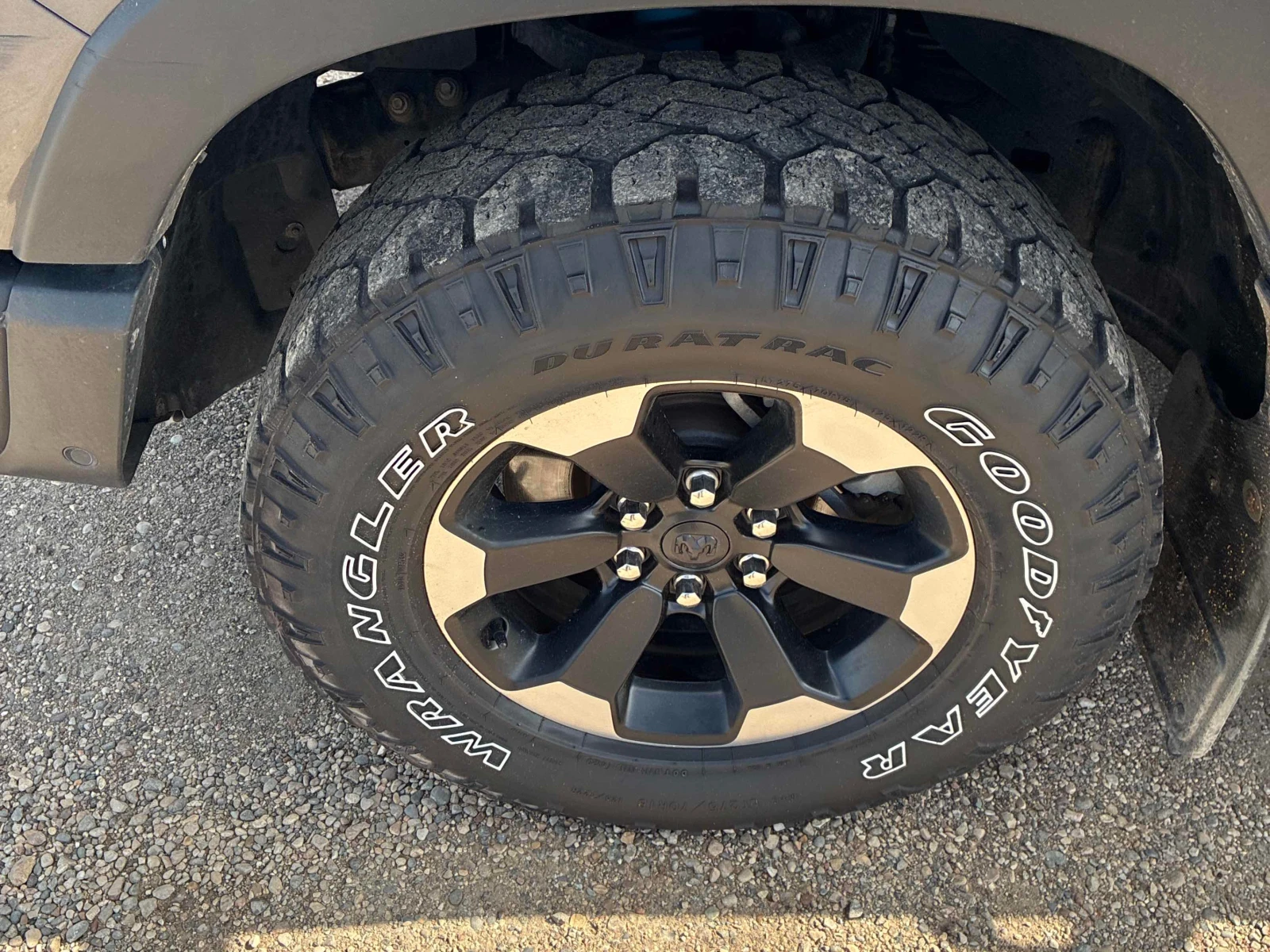 Dodge RAM 1500 * 5.7L V8 * Rebel * CARFAX *  | Mobile.bg � ����������� 13