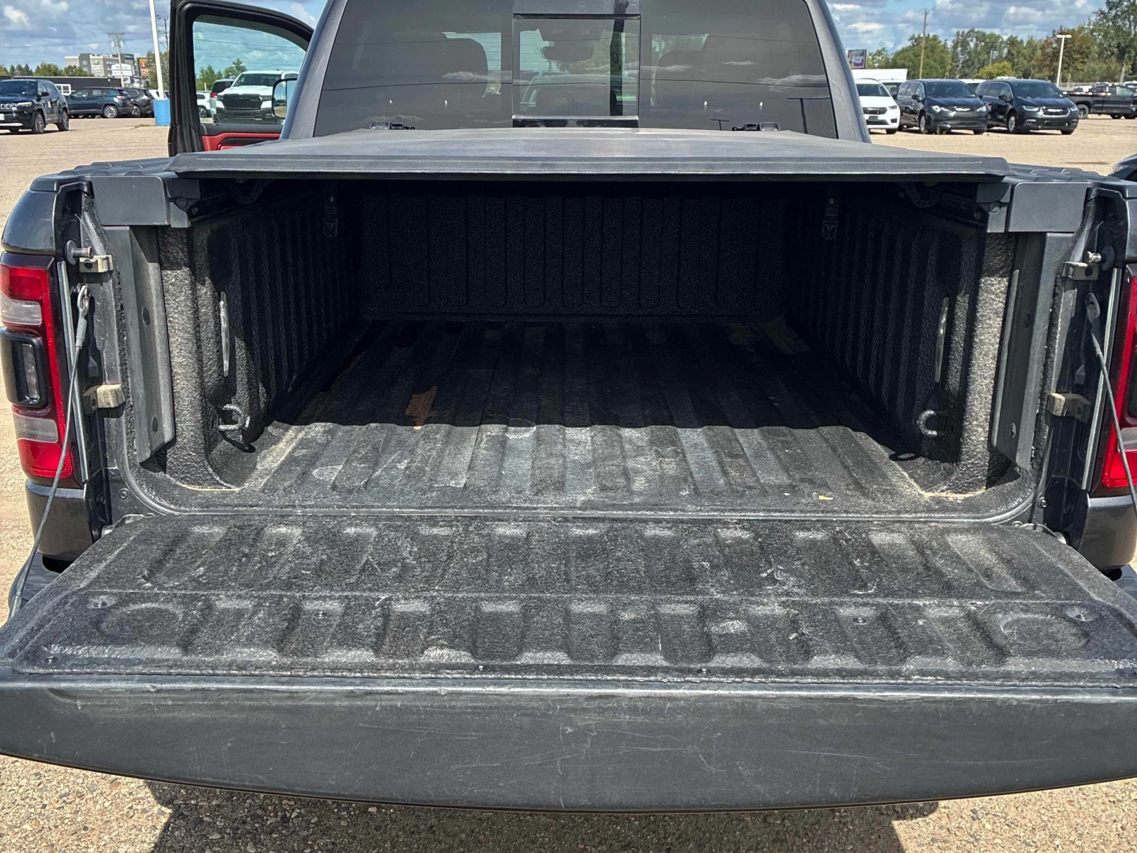 Dodge RAM 1500 * 5.7L V8 * Rebel * CARFAX *  | Mobile.bg � ����������� 12