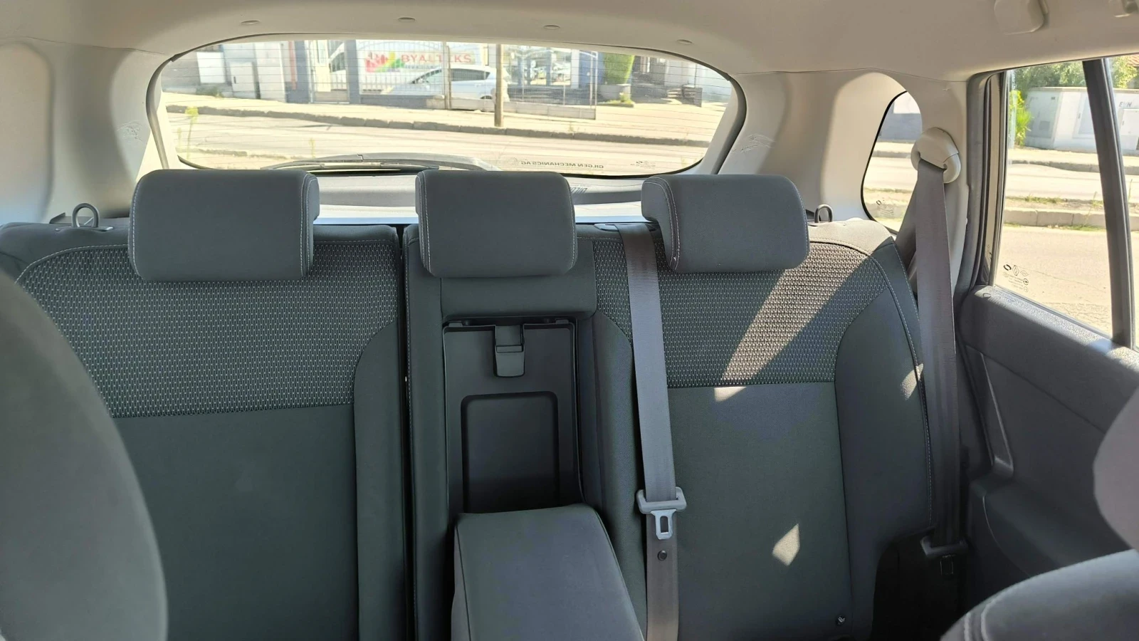 Renault Koleos 2.5I 4x4, снимка 12 - Автомобили и джипове - 56117536