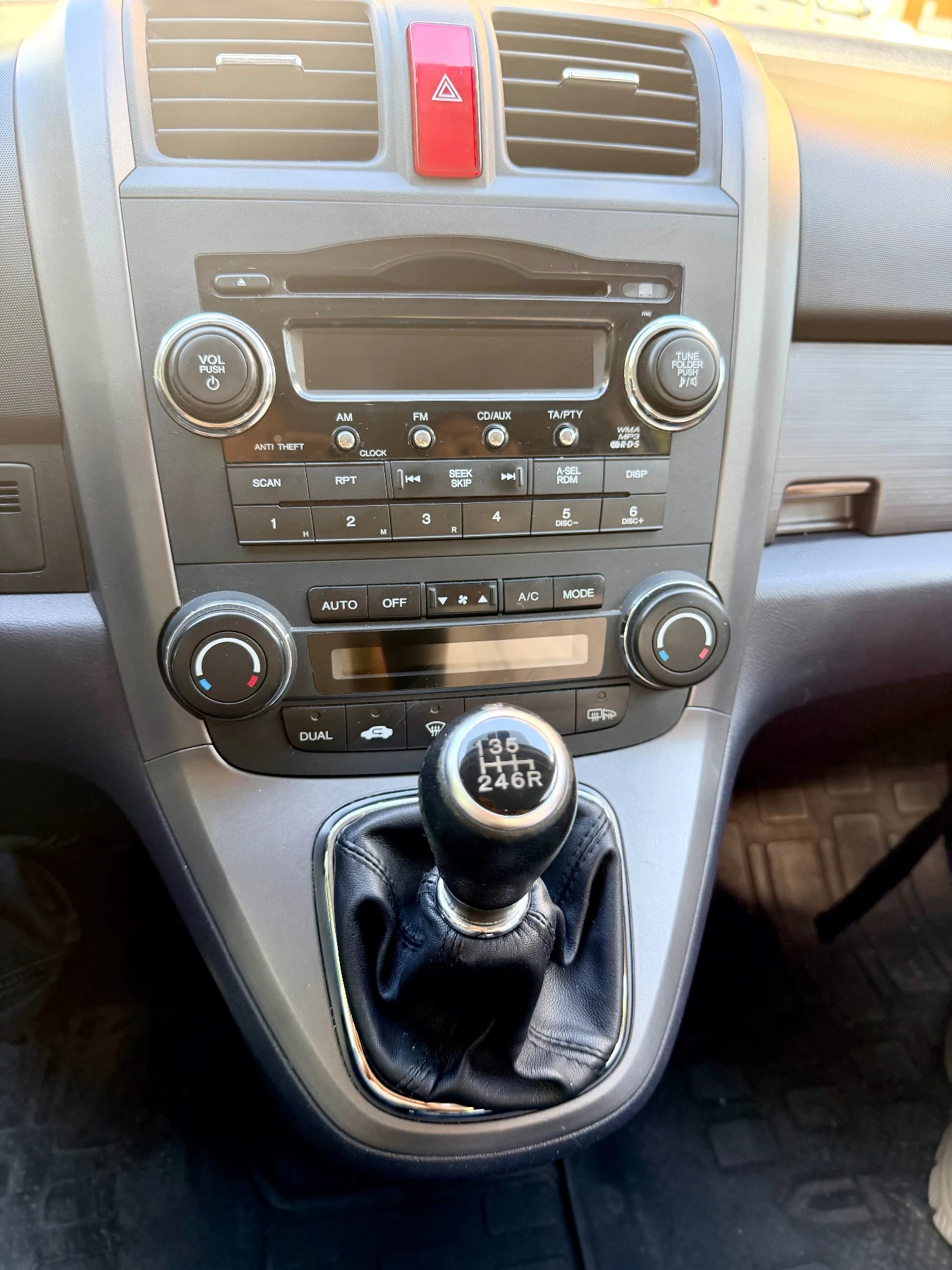 Honda Cr-v 2.0 4х4 150кс Отличен, снимка 11 - Автомобили и джипове - 56588047