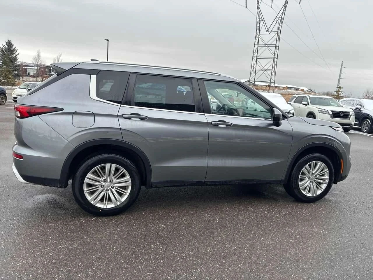 Mitsubishi Outlander, снимка 3 - Автомобили и джипове - 56737573