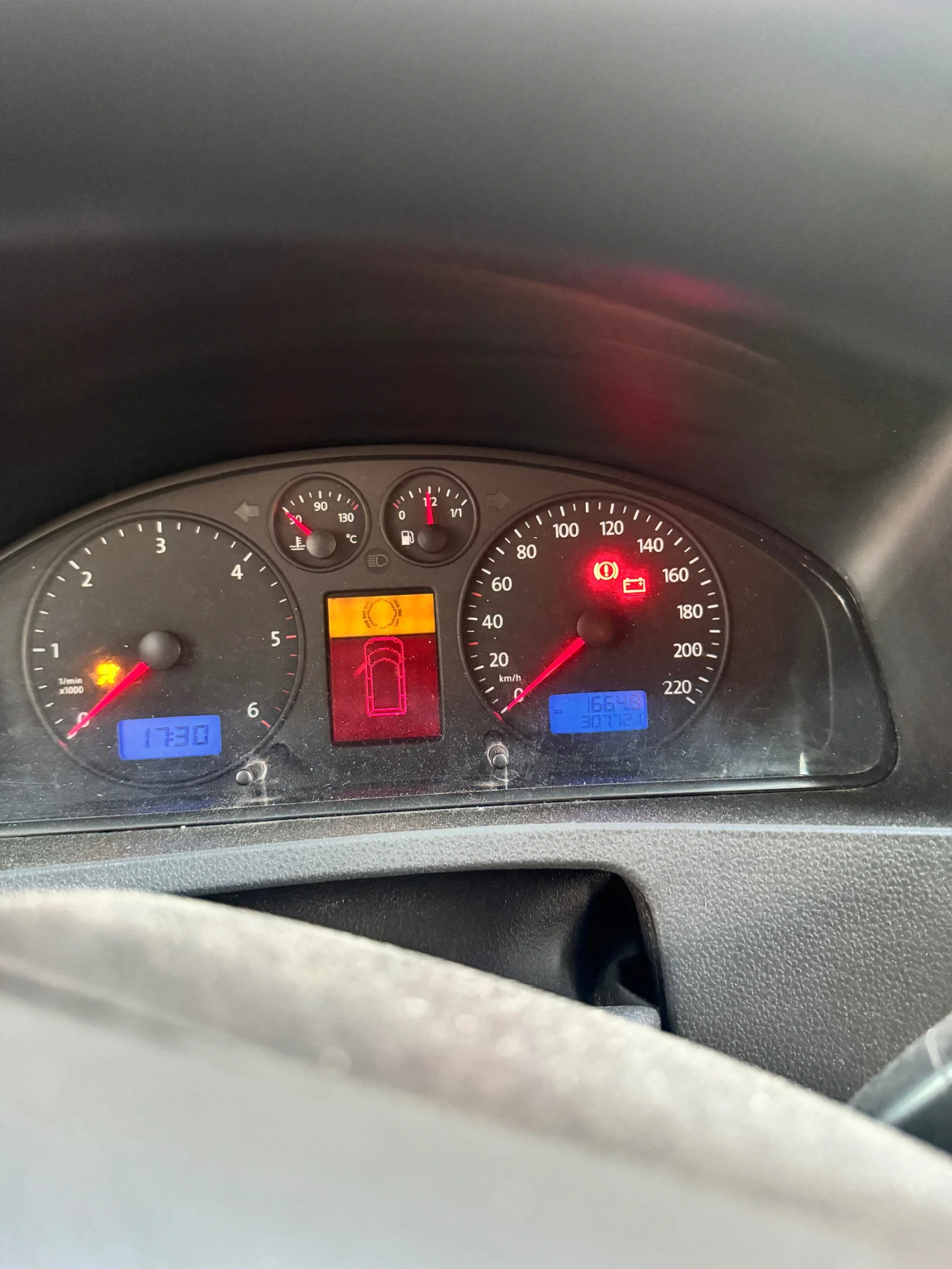 VW T5, снимка 11 - Бусове и автобуси - 55742980