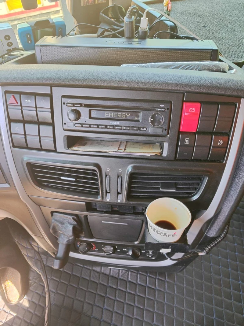 Iveco Stralis, снимка 10 - Камиони - 52864102