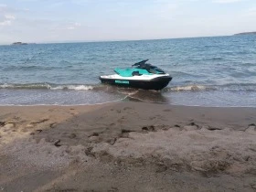 Джет Bombardier Sea Doo, снимка 2 - Воден транспорт - 47457542