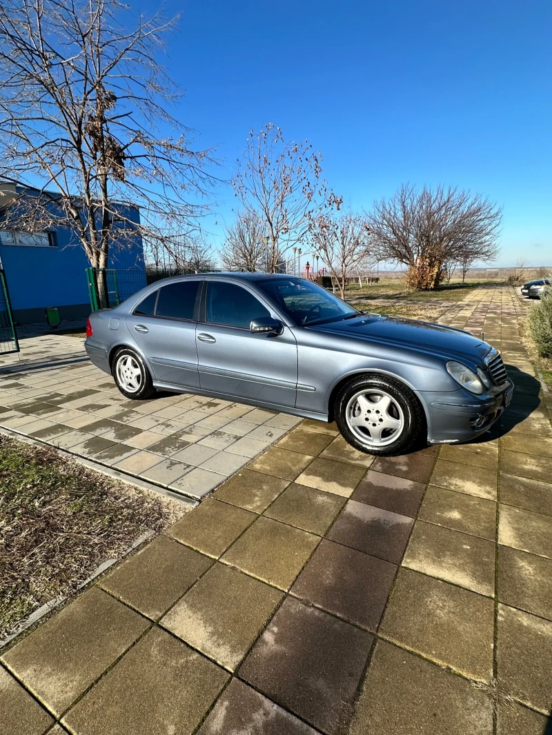 Mercedes-Benz E 220 2.2 CDI, снимка 13 - Автомобили и джипове - 48976337