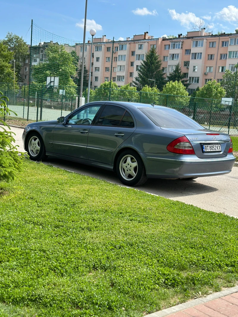 Mercedes-Benz E 220 2.2 CDI, снимка 4 - Автомобили и джипове - 48976337