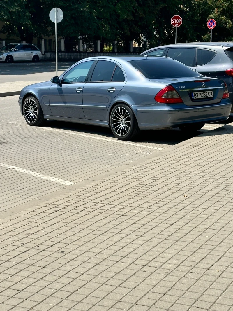 Mercedes-Benz E 220 2.2 CDI, снимка 5 - Автомобили и джипове - 48976337