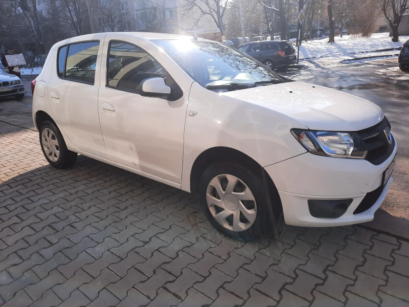 Dacia Sandero, снимка 2 - Автомобили и джипове - 49211260