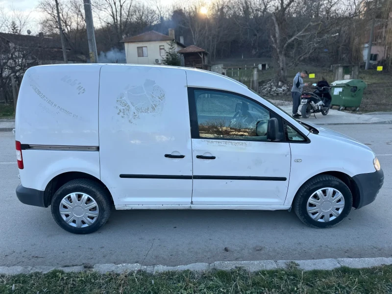 VW Caddy 1.6 газ инж , снимка 6 - Автомобили и джипове - 49397803