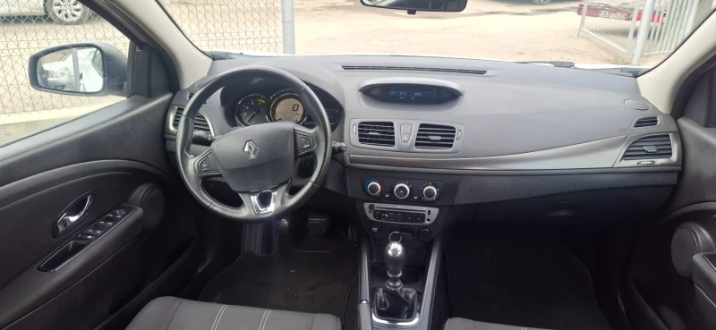 Renault Megane 1.5dci, снимка 4 - Автомобили и джипове - 52370243
