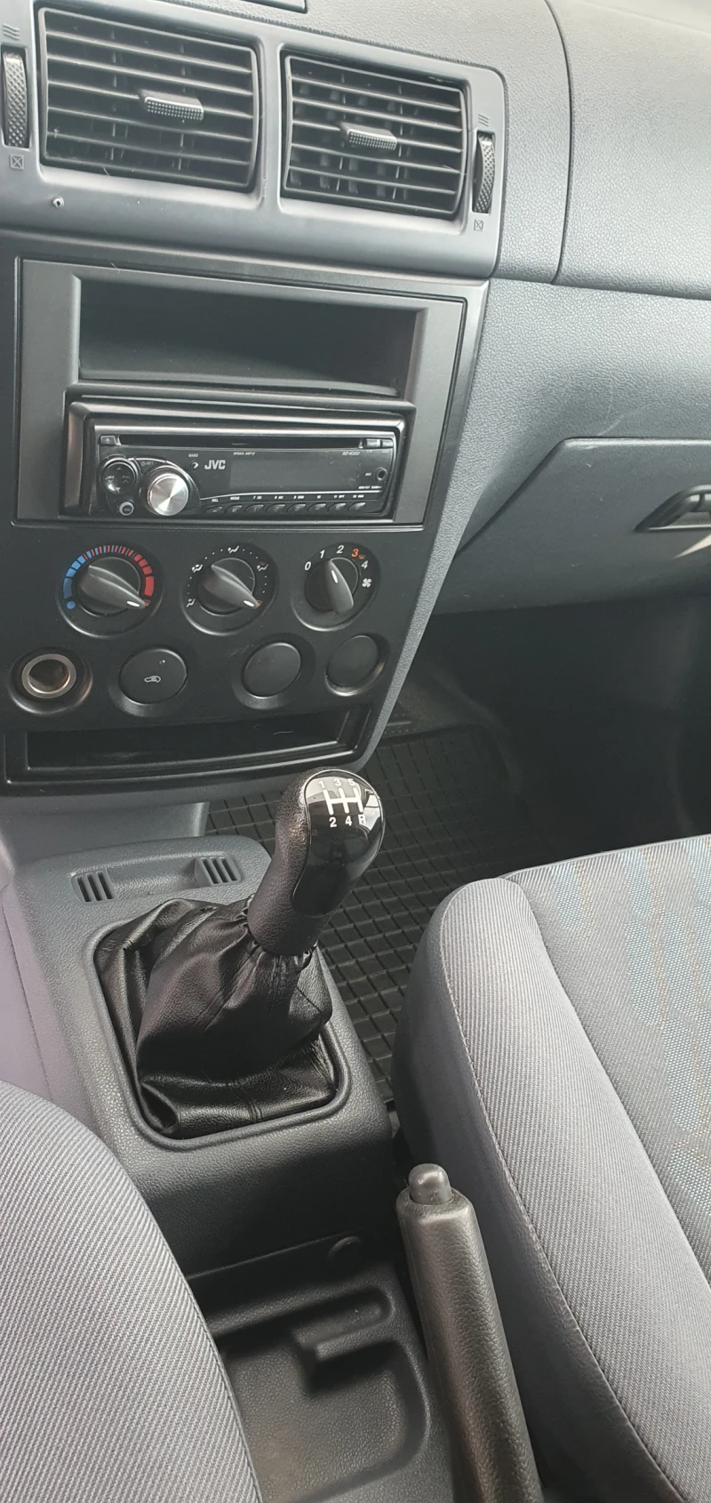 Ford Connect 1.8TDCI 90PS , снимка 11 - Автомобили и джипове - 53153940