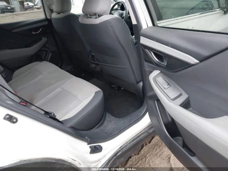 Subaru Outback 2.5l Premium, снимка 8 - Автомобили и джипове - 53324459