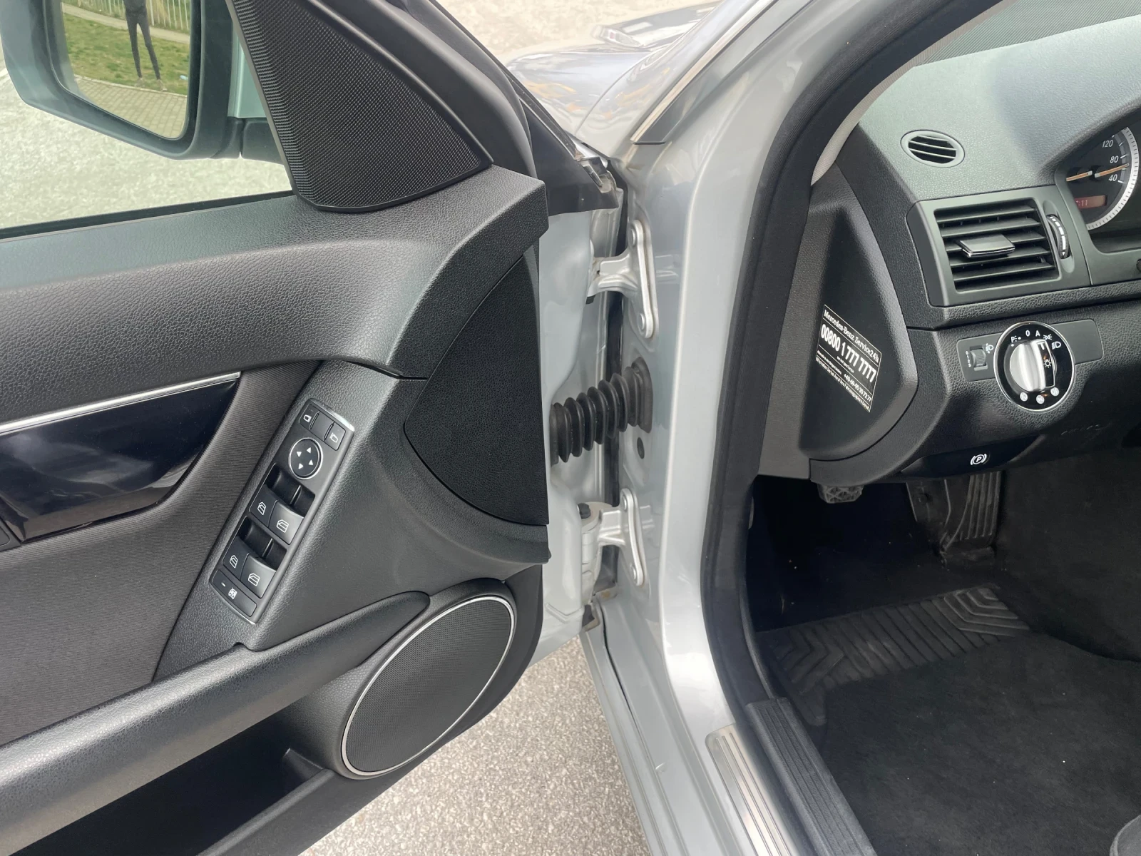 Mercedes-Benz C 180 Kompressor 6ск./Подгрев/Нави/Реален пробег | Mobile.bg — изображение 11