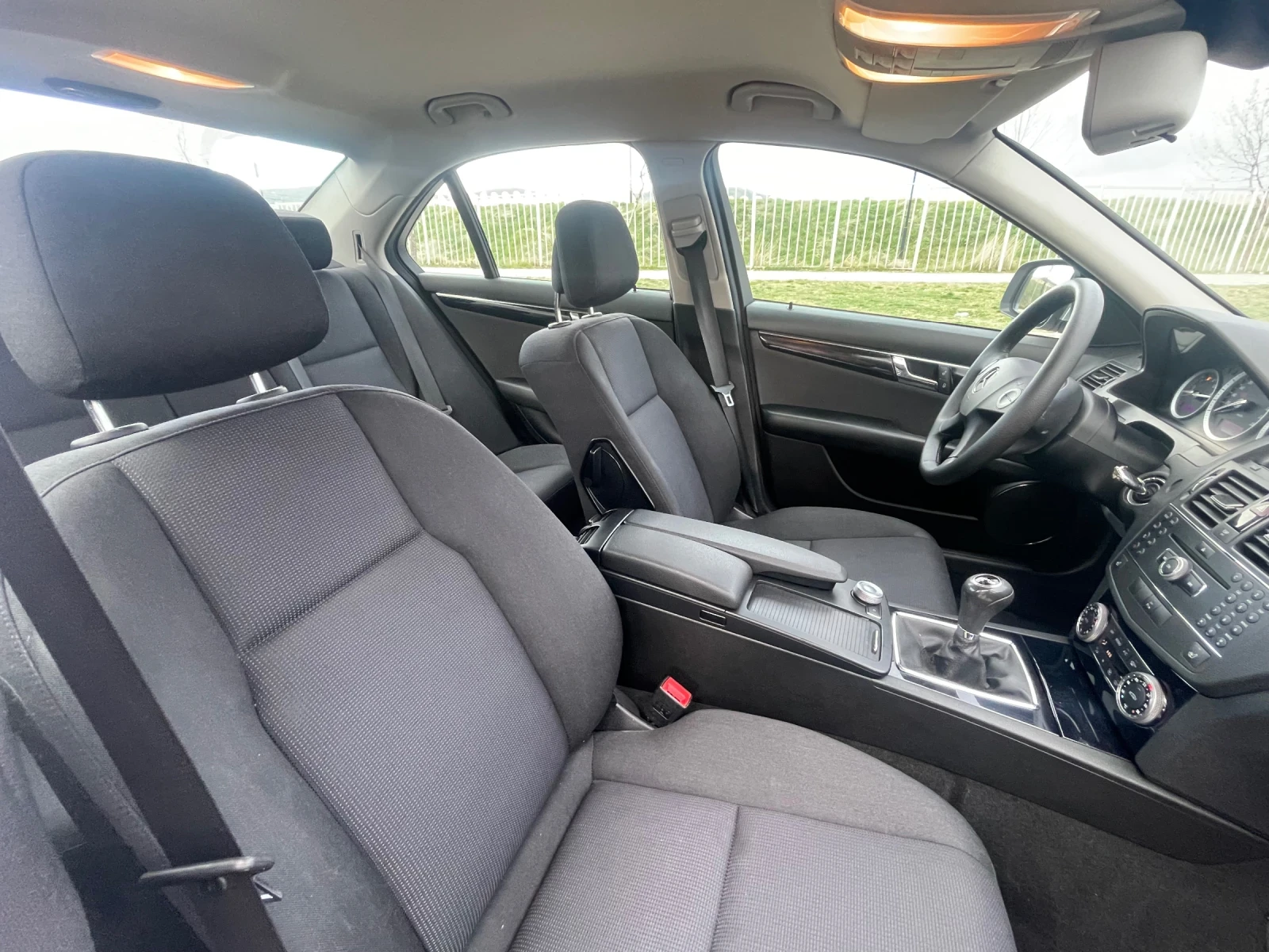 Mercedes-Benz C 180 Kompressor 6ск./Подгрев/Нави/Реален пробег | Mobile.bg — изображение 14