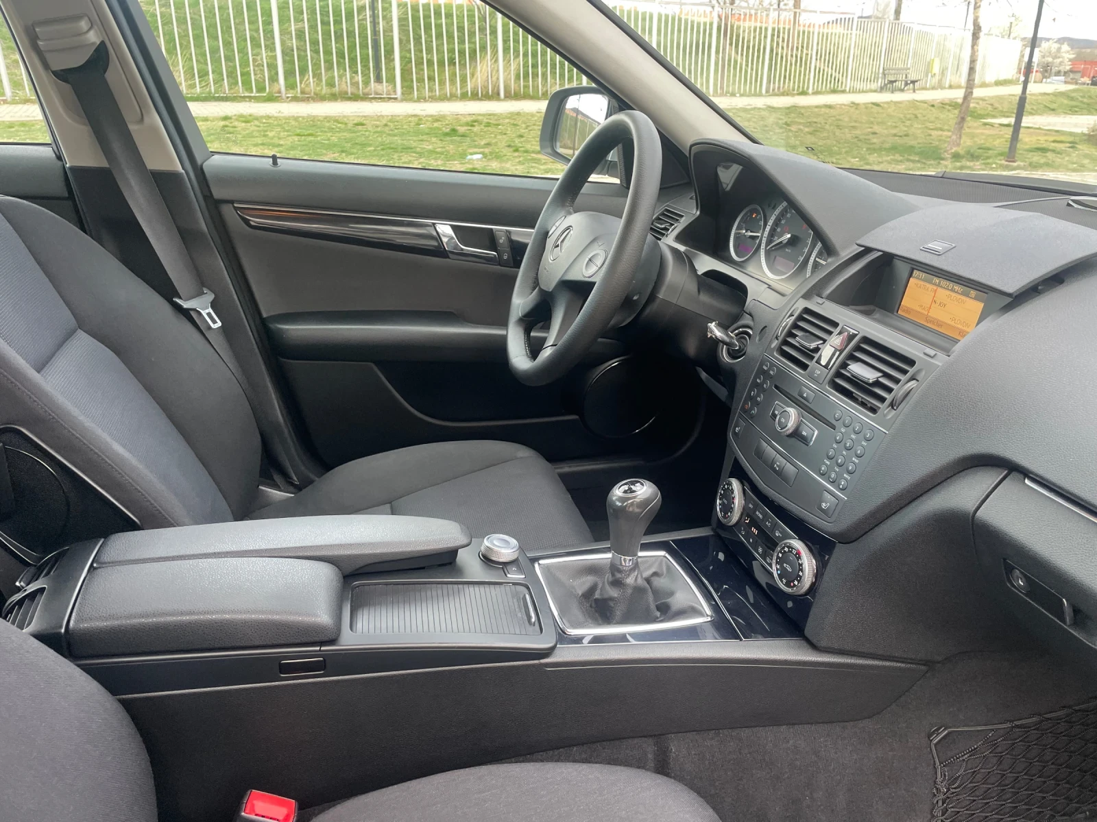 Mercedes-Benz C 180 Kompressor 6ск./Подгрев/Нави/Реален пробег | Mobile.bg — изображение 12