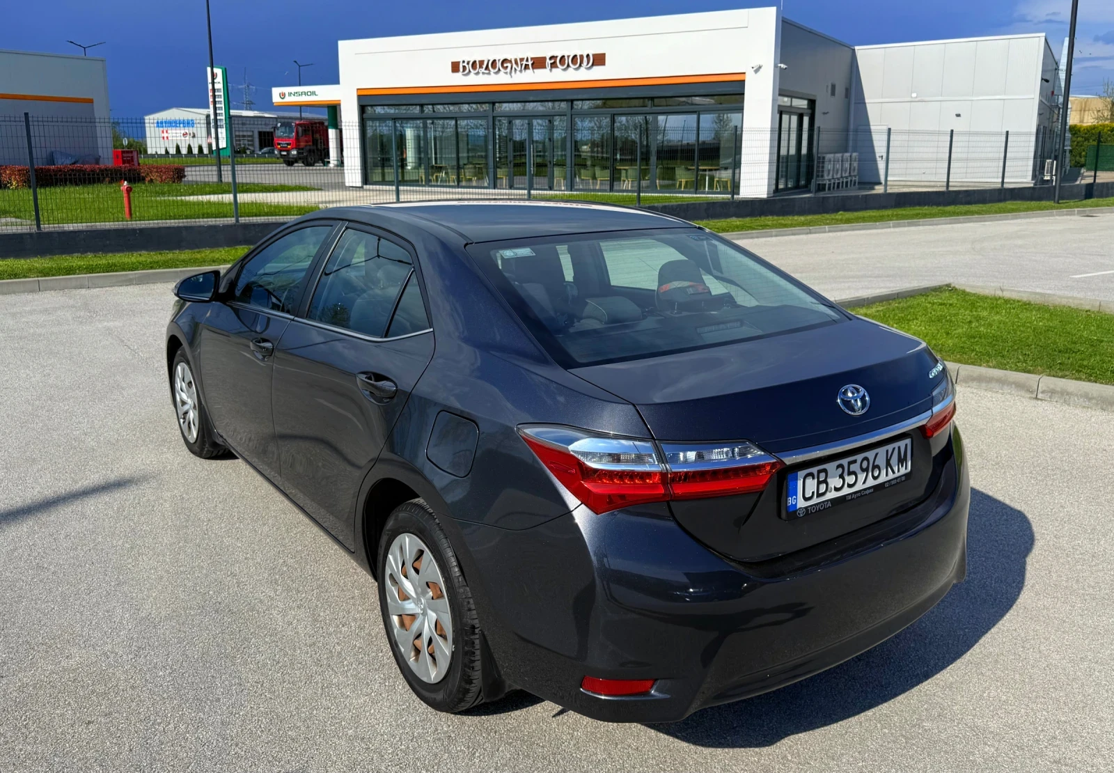 Toyota Corolla 1.8 CVT - изображение 8