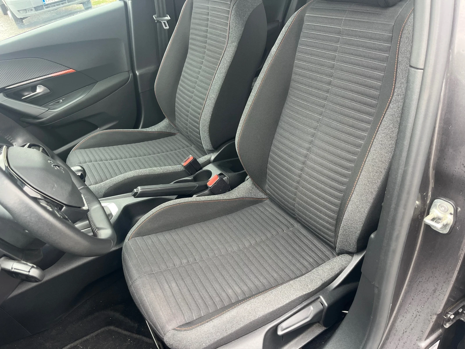 Peugeot 2008 1.5 BlueHDI - изображение 8