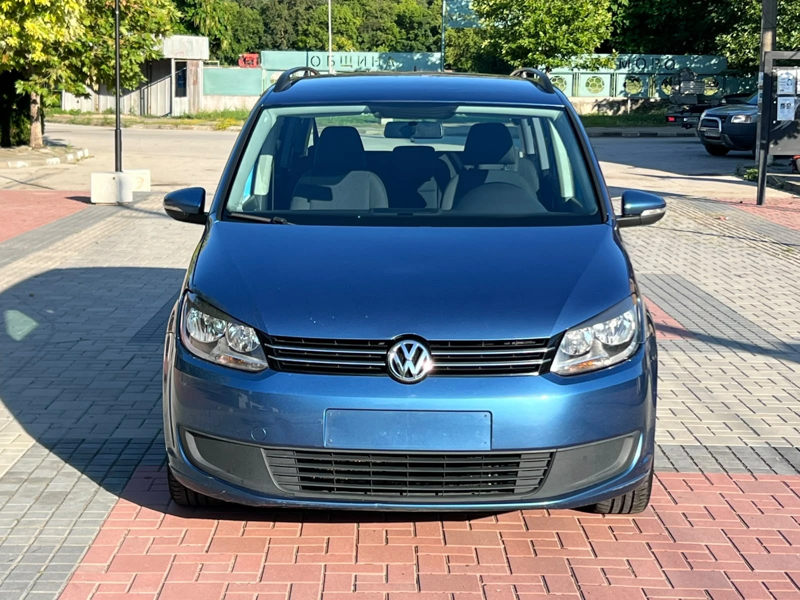 VW Touran НОВ ВНОС 7-Местен клина нави реал км, снимка 2 - Автомобили и джипове - 55668407