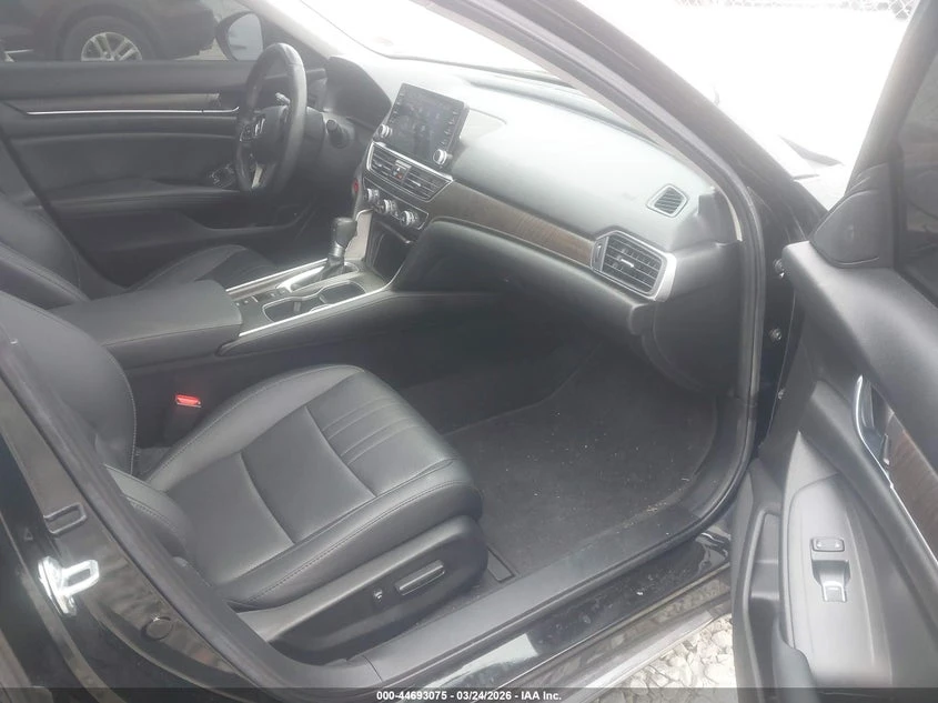 Honda Accord 1.5l Ex-L, снимка 5 - Автомобили и джипове - 54314372