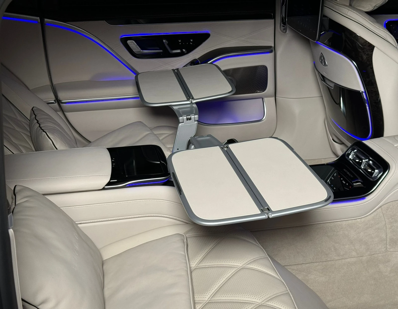 Mercedes-Benz S 680 Maybach* 4Matic* ChauffeurPack* TV* HuD* Burmester, снимка 13 - Автомобили и джипове - 54404747
