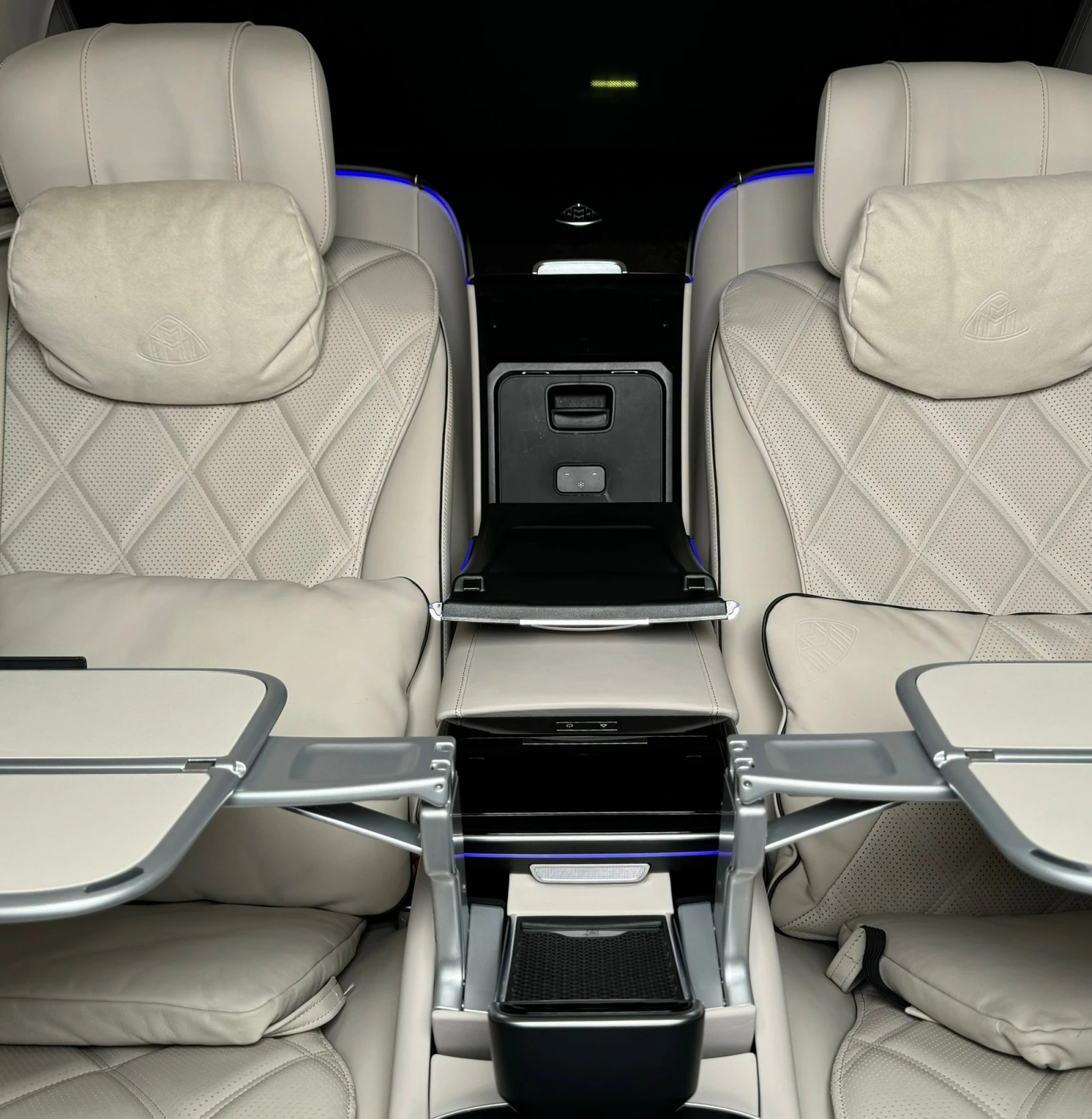 Mercedes-Benz S 680 Maybach* 4Matic* ChauffeurPack* TV* HuD* Burmester, снимка 14 - Автомобили и джипове - 54404747