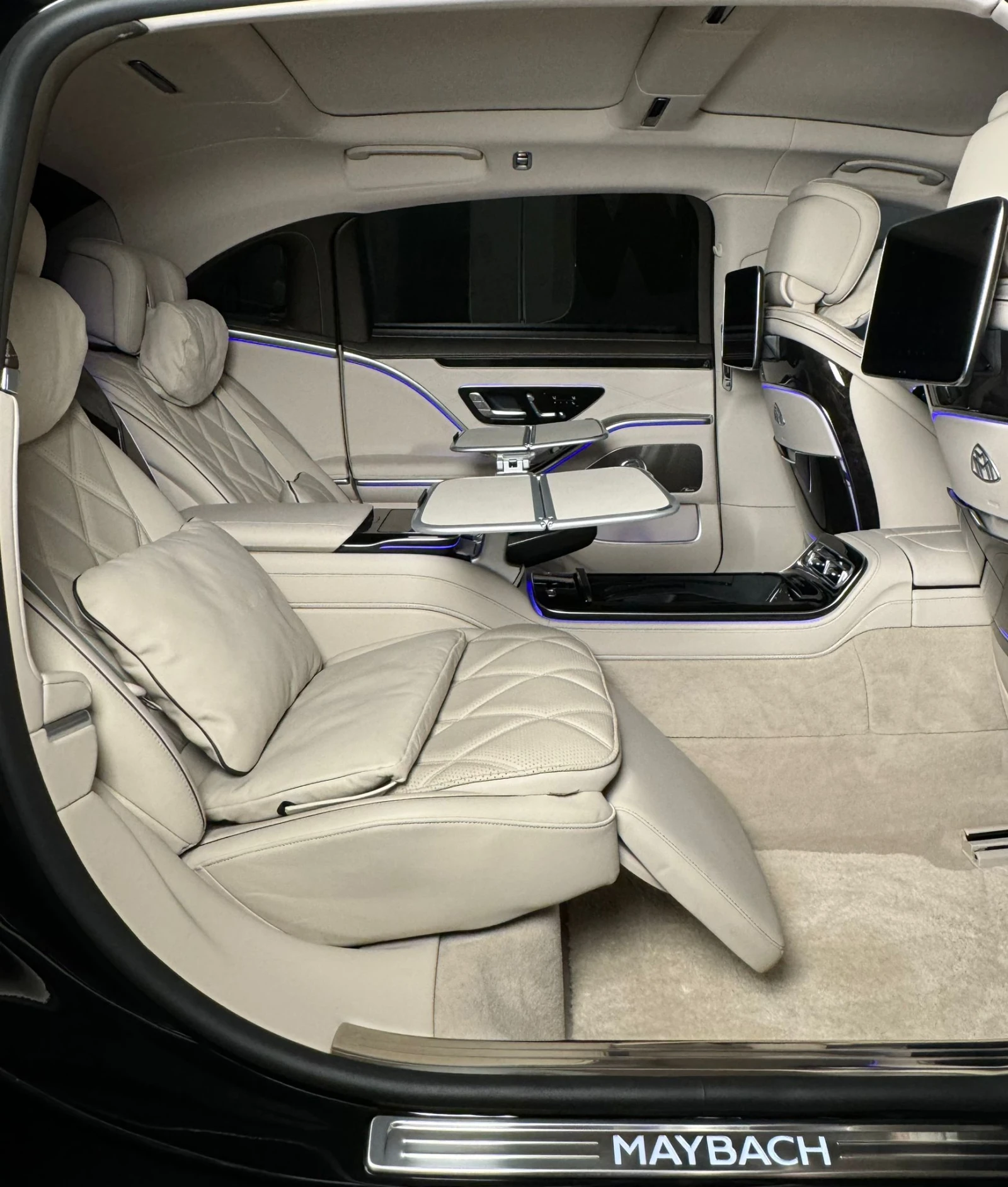 Mercedes-Benz S 680 Maybach* 4Matic* ChauffeurPack* TV* HuD* Burmester, снимка 12 - Автомобили и джипове - 54404747