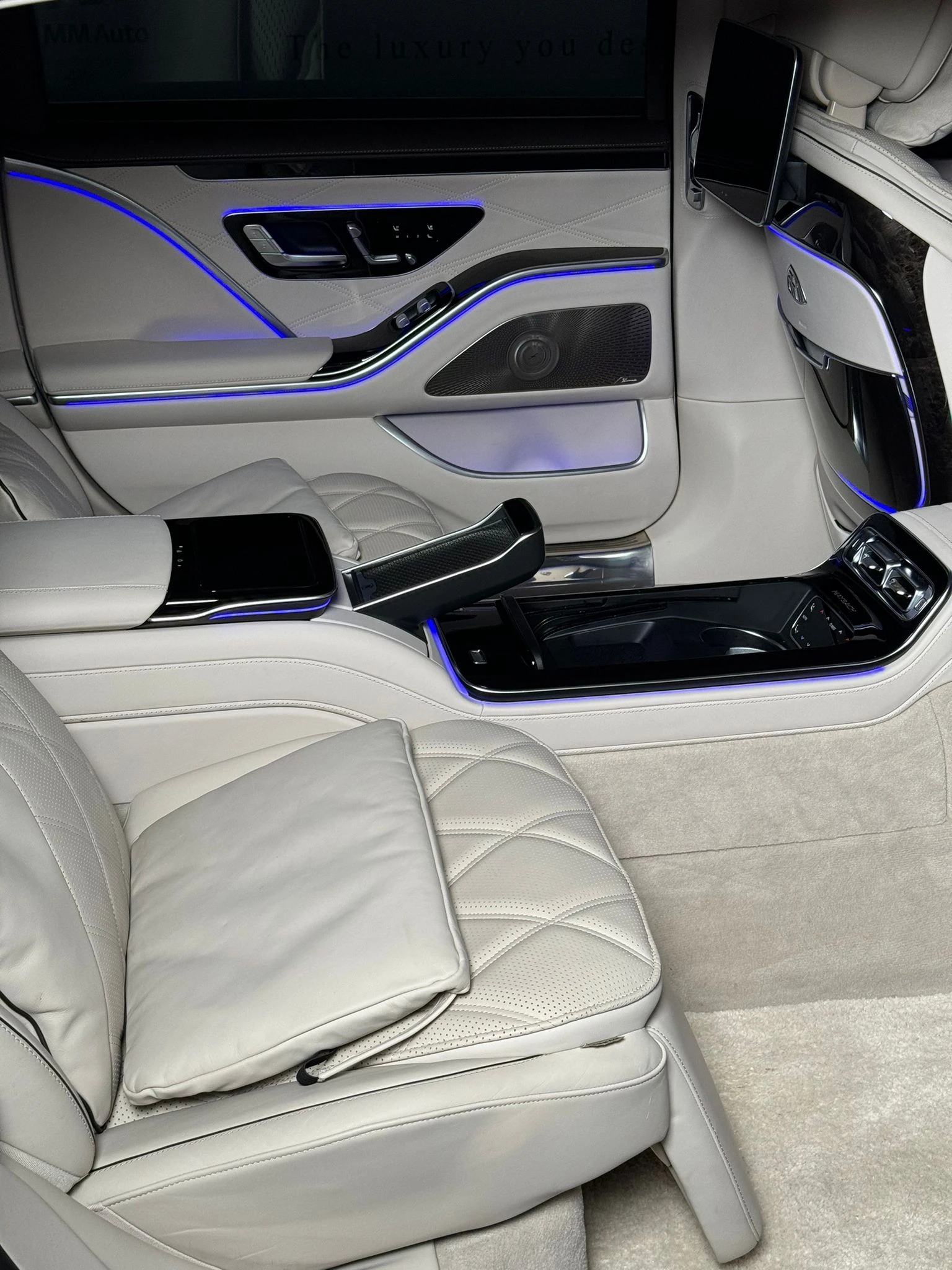 Mercedes-Benz S 680 Maybach* 4Matic* ChauffeurPack* TV* HuD* Burmester, снимка 11 - Автомобили и джипове - 54404747