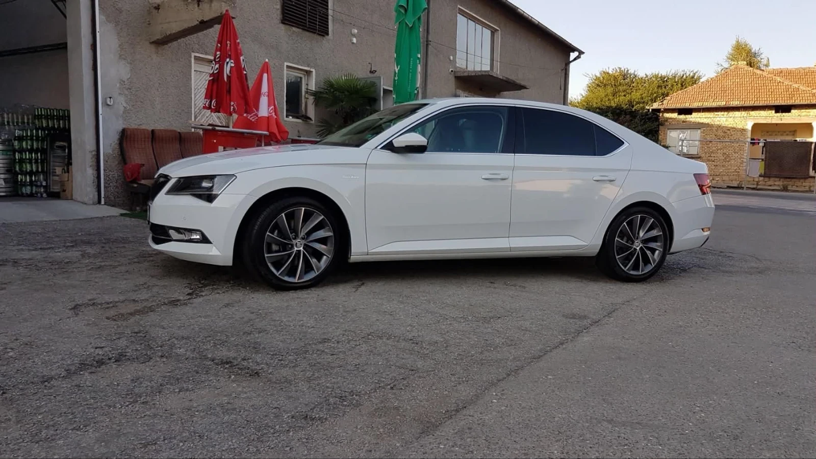 Skoda Superb Laurin&Klement, снимка 3 - Автомобили и джипове - 54743319