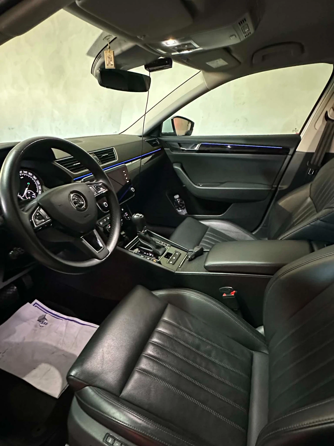 Skoda Superb Laurin&Klement, снимка 9 - Автомобили и джипове - 54743319
