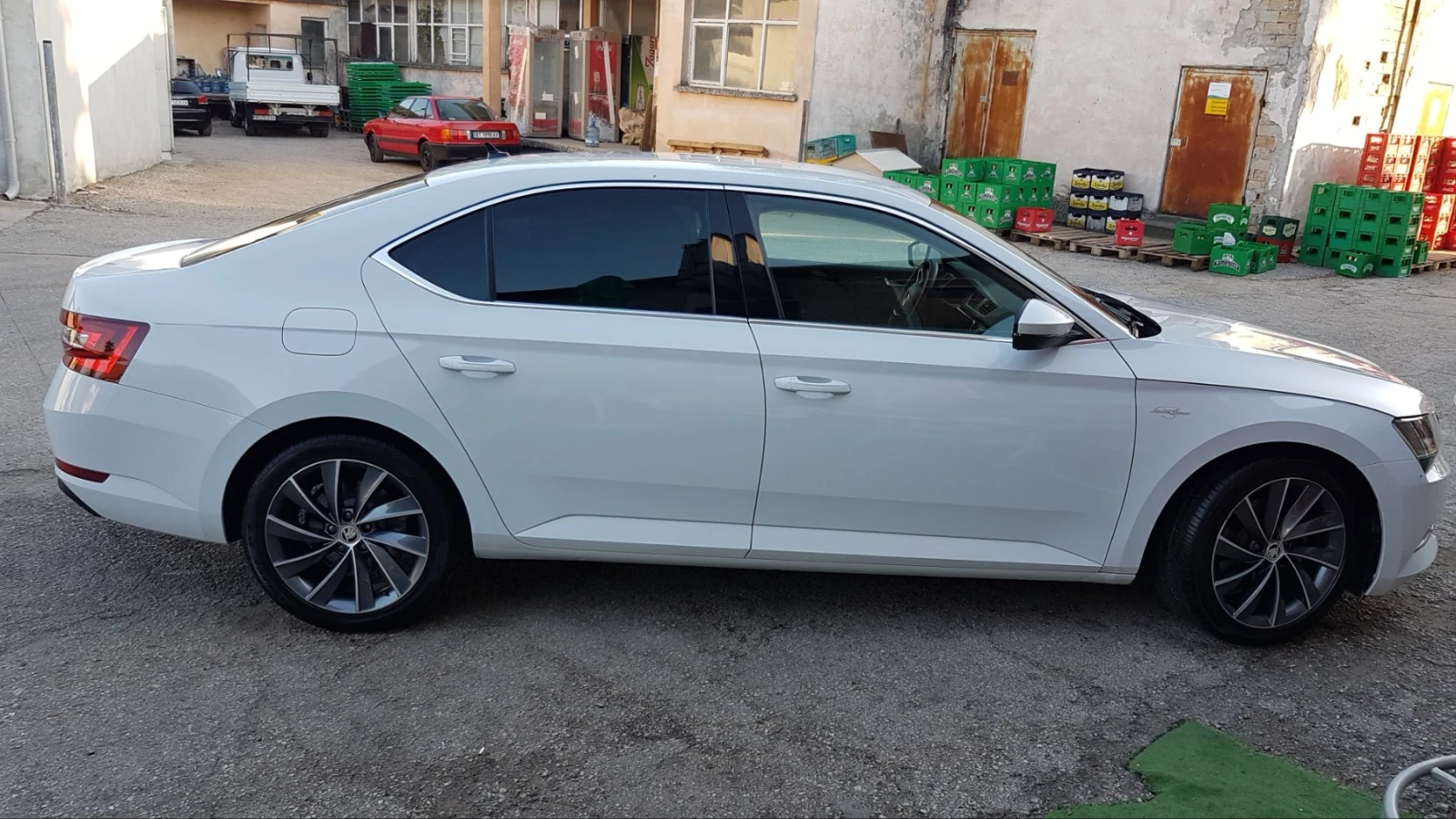 Skoda Superb Laurin&Klement, снимка 2 - Автомобили и джипове - 54743319