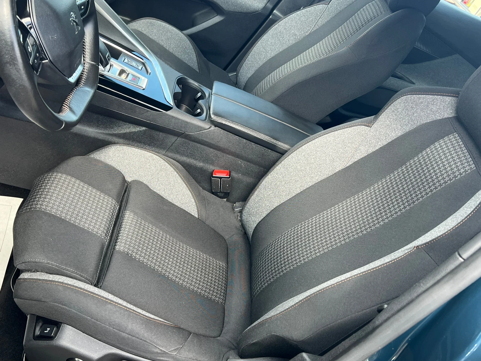 Peugeot 3008 1.5 Bluehdi automatic , снимка 14 - Автомобили и джипове - 54780587
