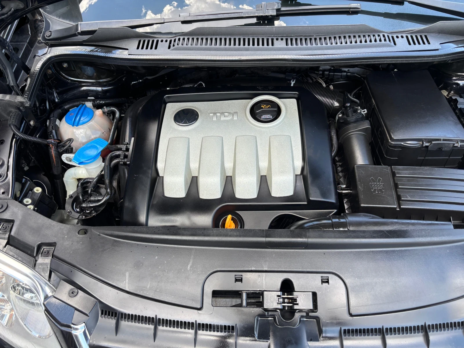 VW Touran 1.9ТDI 105 кс 6 Скорости NAVI Възможен бартер, снимка 16 - Автомобили и джипове - 55046632