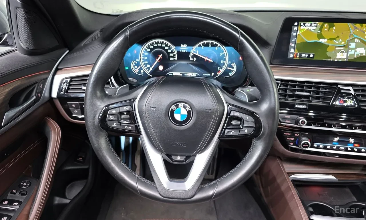 BMW 530 M-sport, снимка 9 - Автомобили и джипове - 55394153