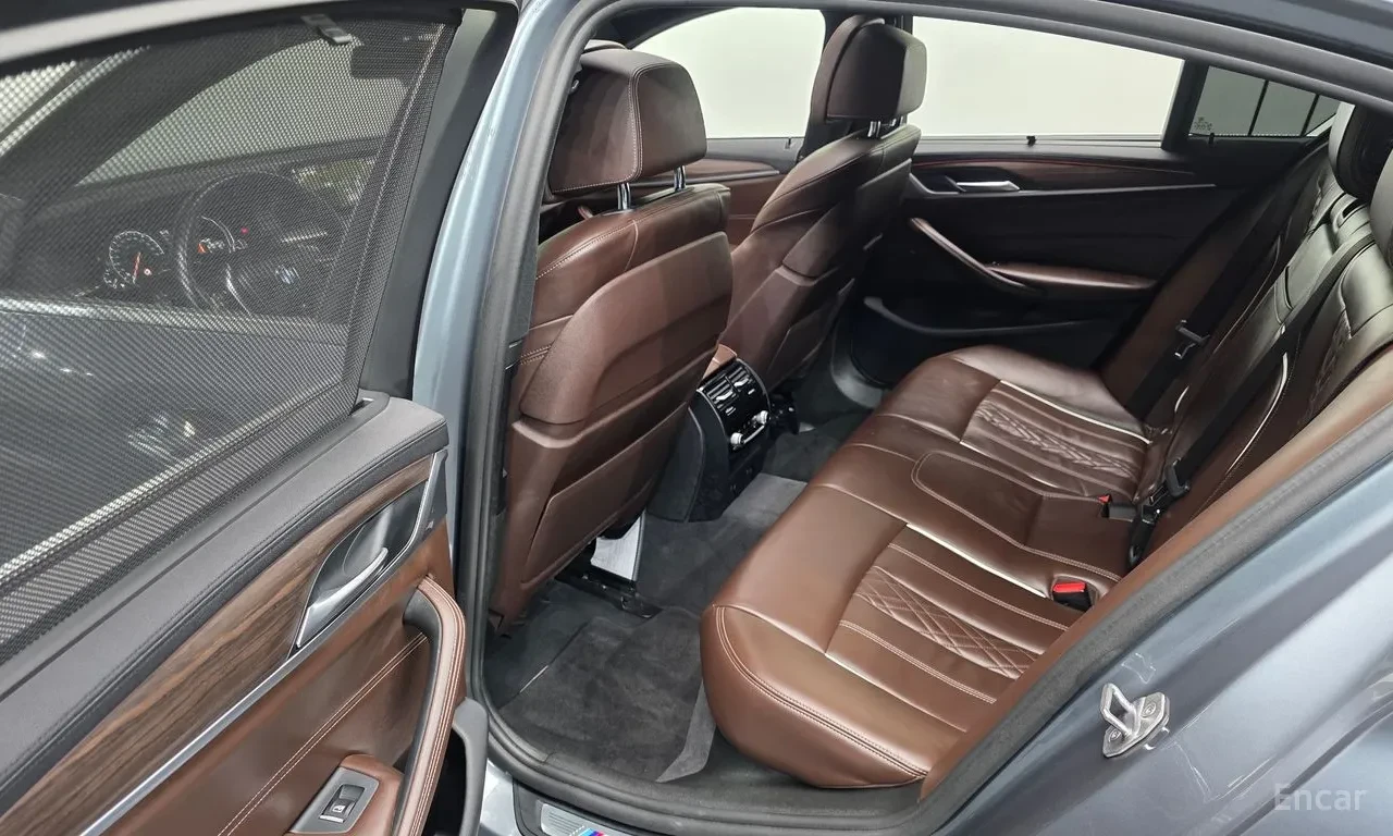 BMW 530 M-sport, снимка 8 - Автомобили и джипове - 55394153
