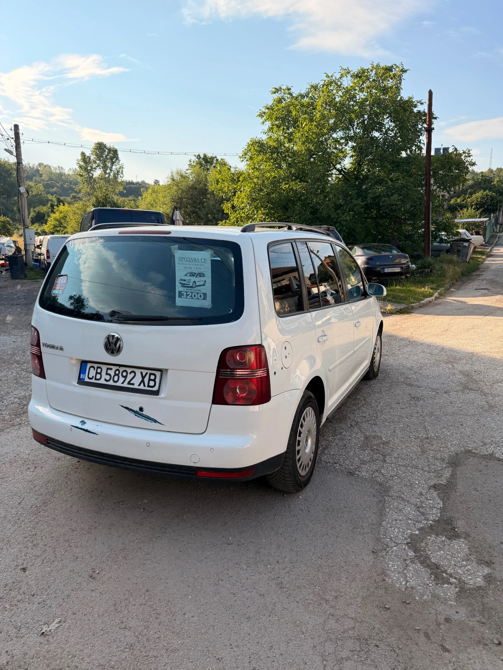 VW Touran 5 места, снимка 4 - Автомобили и джипове - 55435623