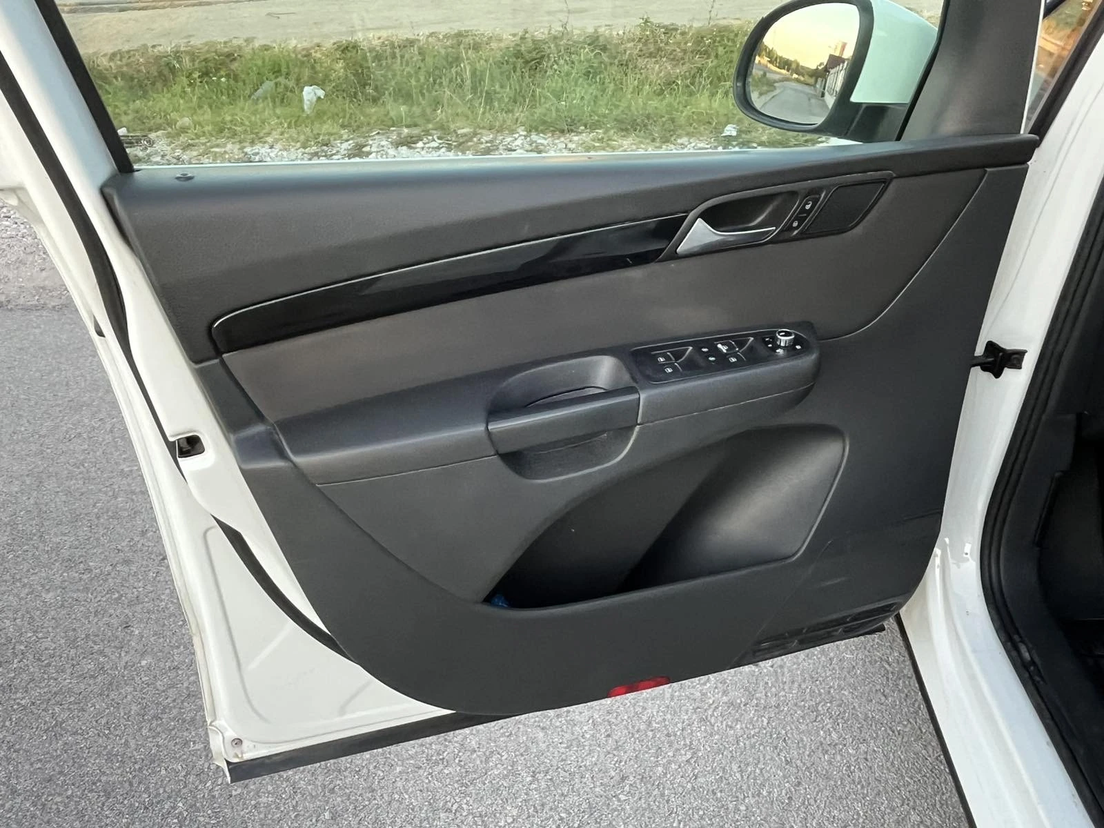 Seat Alhambra FACE 2.0 COMMON RAIL 140кс 7 МЕСТА ОБСЛУЖЕНА , снимка 7 - Автомобили и джипове - 55513805