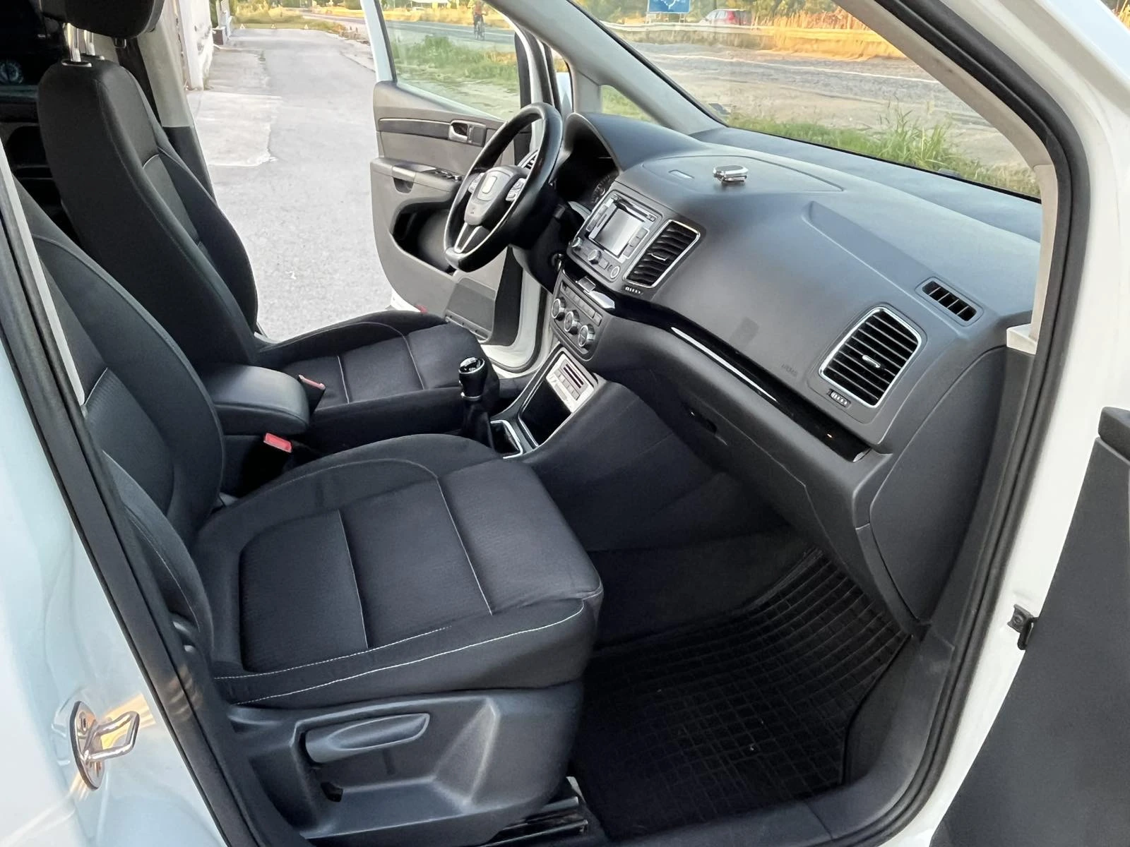 Seat Alhambra FACE 2.0 COMMON RAIL 140кс 7 МЕСТА ОБСЛУЖЕНА , снимка 12 - Автомобили и джипове - 55513805